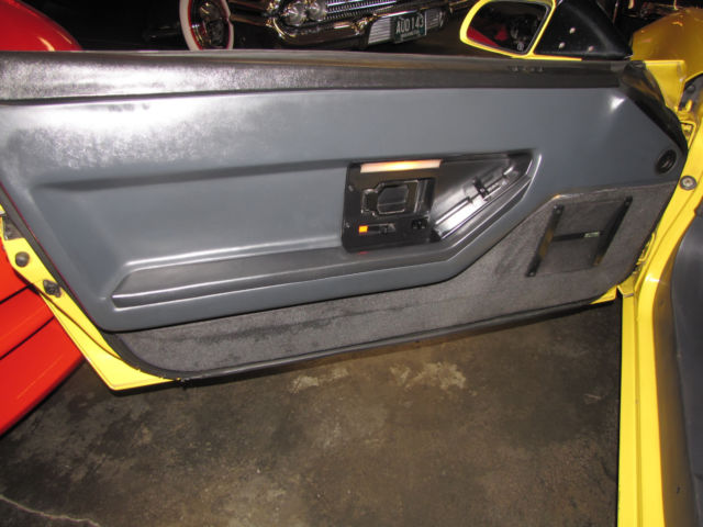 1987 Yellow Chevrolet Corvette Convertible