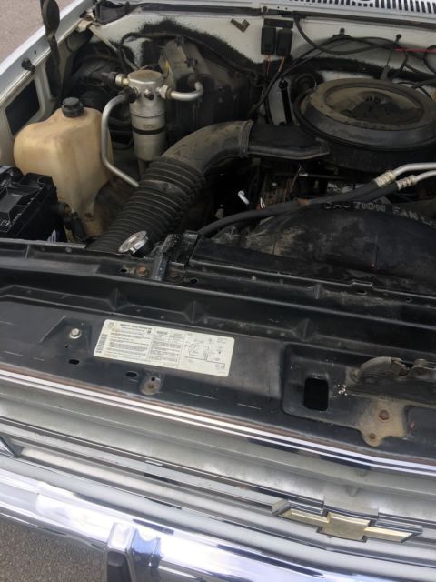 1987 white Chevrolet C-10 swb