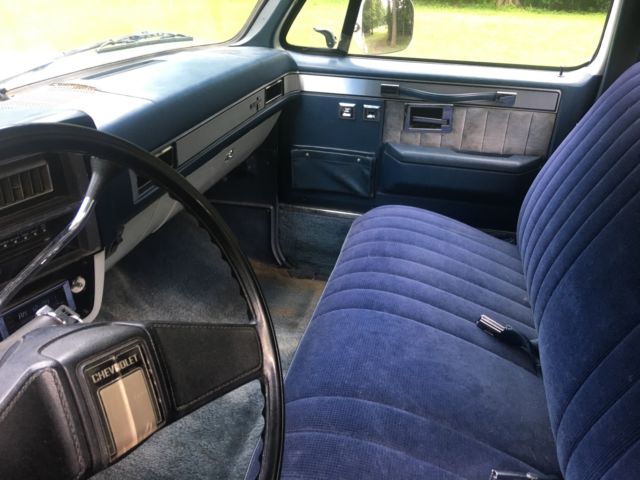1987 white Chevrolet C-10 swb