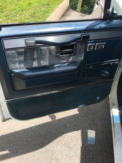 1987 white Chevrolet C-10 swb