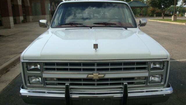 1987 White Chevrolet C-10 Standard Cab Pickup