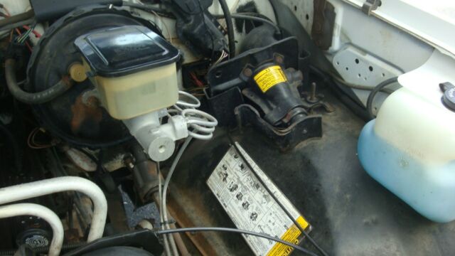 1987 White Chevrolet C-10 Standard Cab Pickup