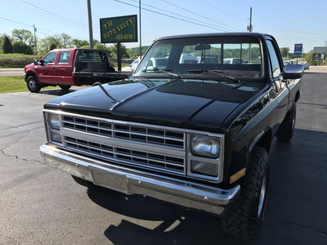 1987 Black Chevrolet C/K Pickup 1500