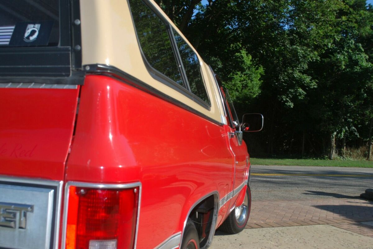 1987 Red Chevrolet C/K Pickup 1500 Standard Cab Pickup