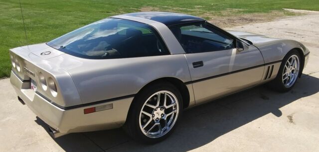 1987 Tan Chevrolet Corvette Coupe