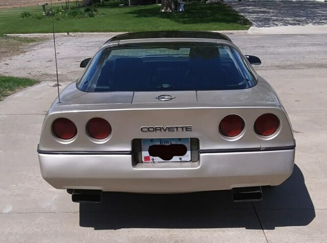 1987 Tan Chevrolet Corvette Coupe