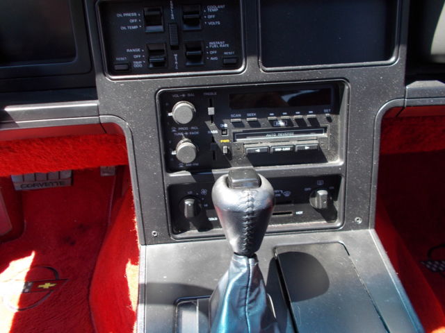1987 RED Chevrolet Corvette