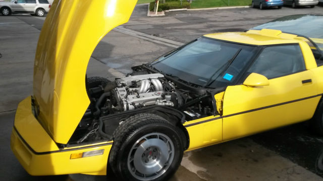 1987 RED Chevrolet Corvette