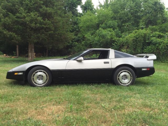 1987 Silver Chevrolet Corvette Coupe
