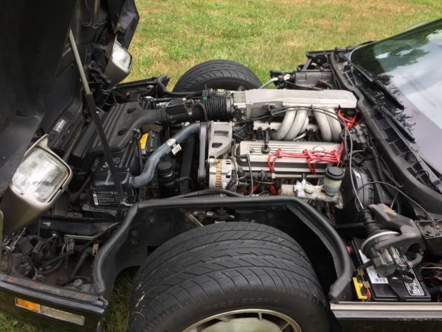 1987 Silver Chevrolet Corvette Coupe