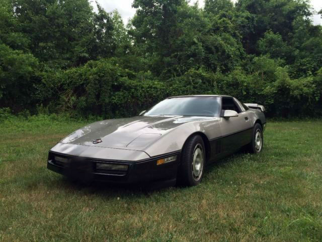 1987 Silver Chevrolet Corvette Coupe