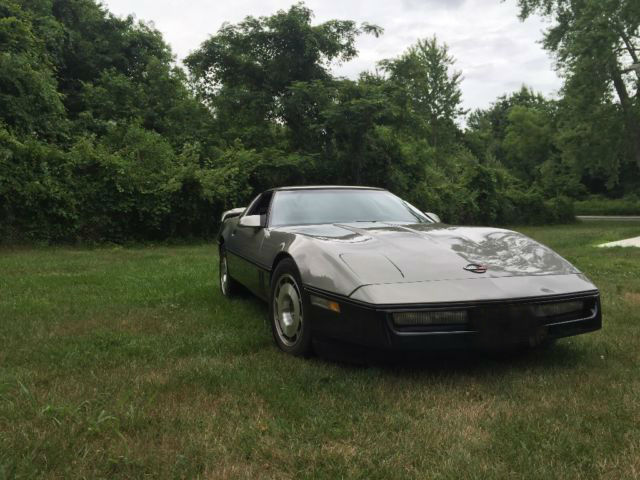 1987 Silver Chevrolet Corvette Coupe