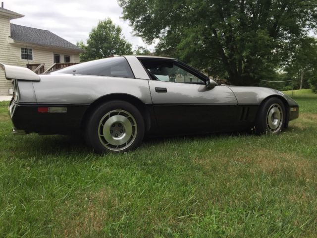 1987 Silver Chevrolet Corvette Coupe