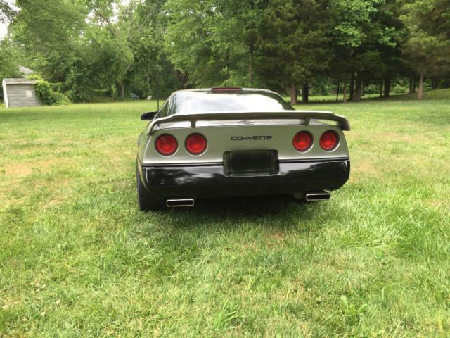 1987 Silver Chevrolet Corvette Coupe