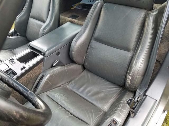 1987 Silver Chevrolet Corvette Coupe