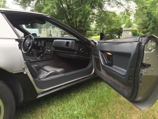 1987 Silver Chevrolet Corvette Coupe
