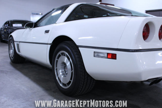 1987 White Chevrolet Corvette Coupe