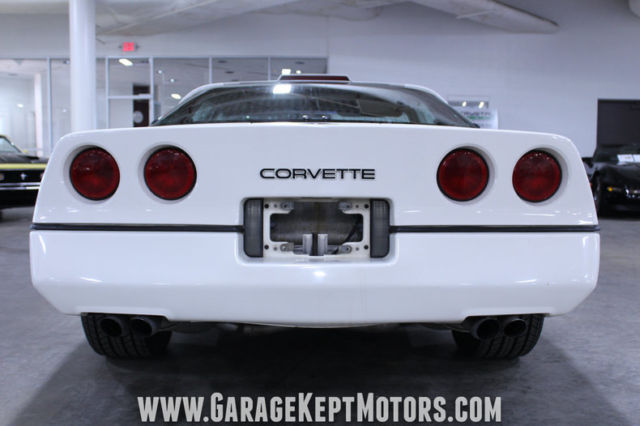 1987 White Chevrolet Corvette Coupe