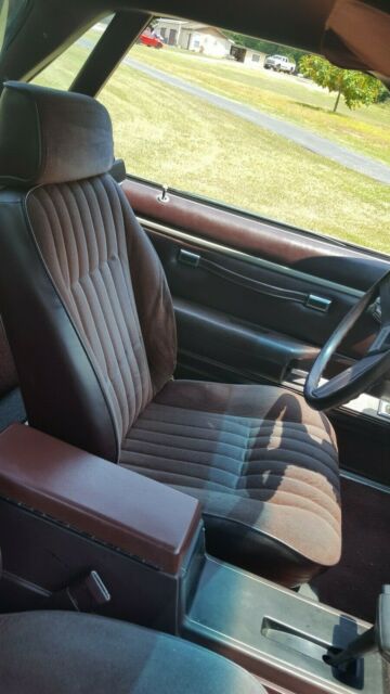 1987 Burgundy Chevrolet El Camino Standard Cab Pickup