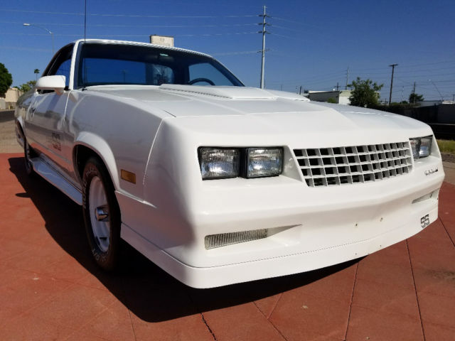 1987 White Chevrolet El Camino Standard Cab Pickup