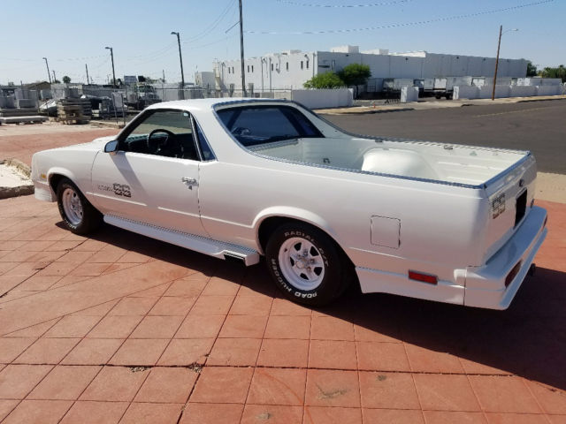 1987 White Chevrolet El Camino Standard Cab Pickup