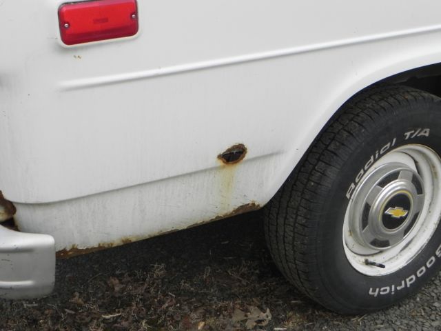 1987 White Chevrolet G20 Van Cargo Van