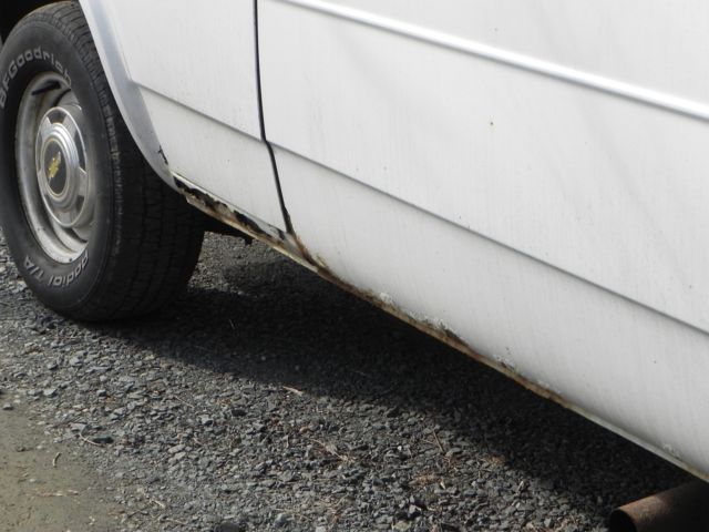 1987 White Chevrolet G20 Van Cargo Van