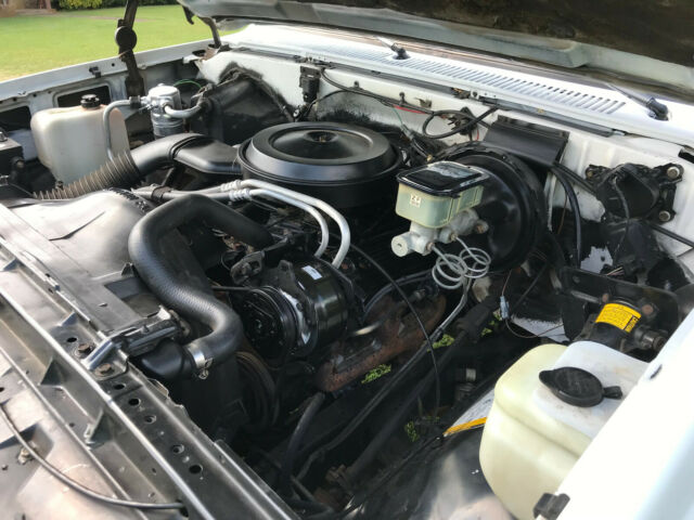 1987 White Chevrolet C/K Pickup 1500 Standard Cab Pickup