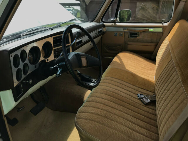 1987 White Chevrolet C/K Pickup 1500 Standard Cab Pickup