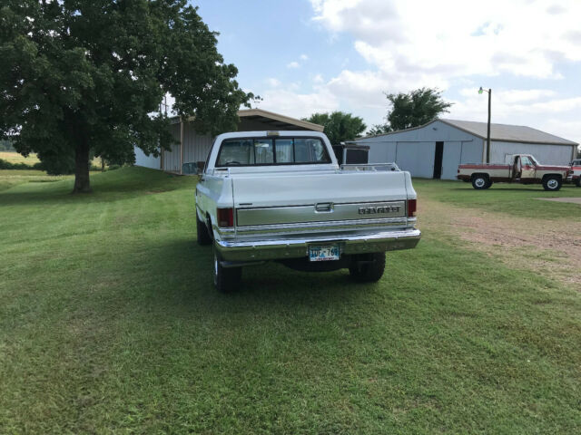 1987 White Chevrolet C/K Pickup 1500 Standard Cab Pickup