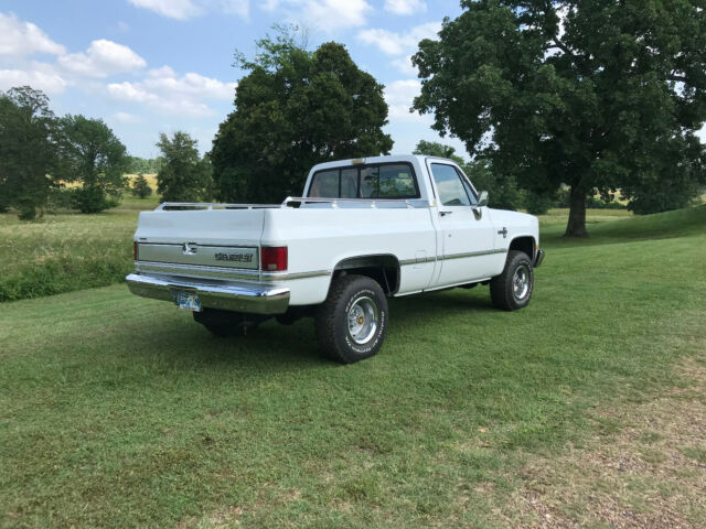 1987 White Chevrolet C/K Pickup 1500 Standard Cab Pickup