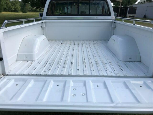 1987 White Chevrolet C/K Pickup 1500 Standard Cab Pickup