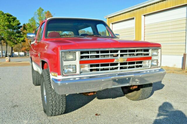 1987 Red Chevrolet K5 Blazer SUV