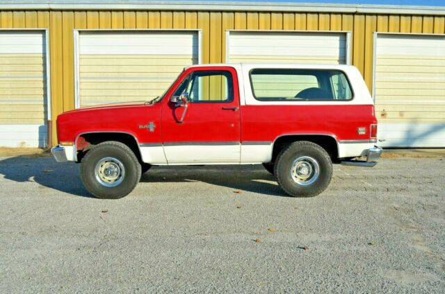1987 Red Chevrolet K5 Blazer SUV