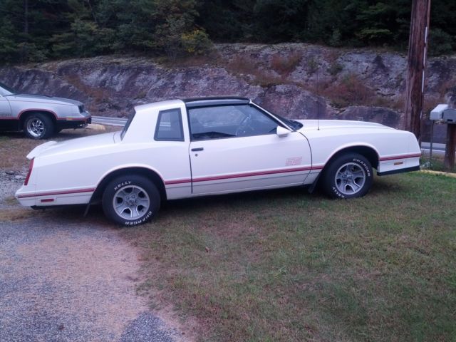 1987 White Chevrolet Monte Carlo