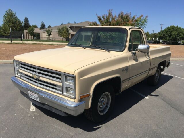 1987 Tan Chevrolet C-10 Fleetside Shortbed