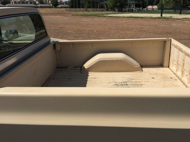 1987 Tan Chevrolet C-10 Fleetside Shortbed