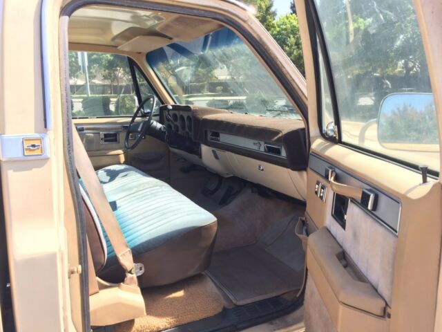 1987 Tan Chevrolet C-10 Fleetside Shortbed