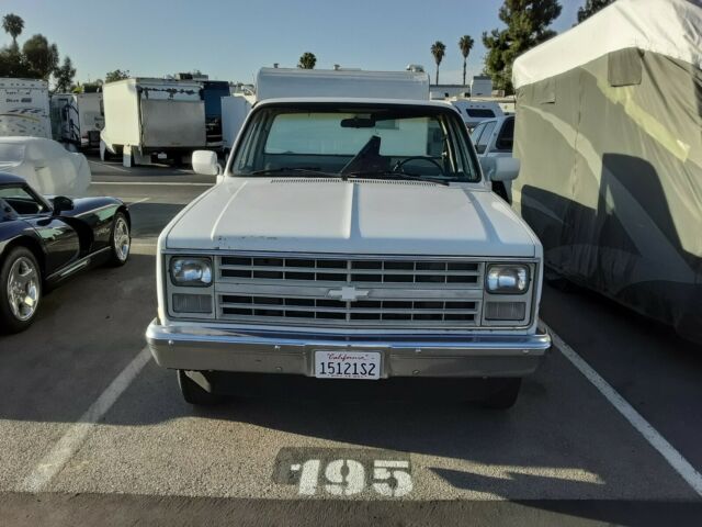 1987 White Chevrolet Silverado 2500 Standard Cab Pickup