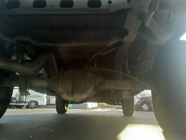 1987 White Chevrolet Silverado 2500 Standard Cab Pickup