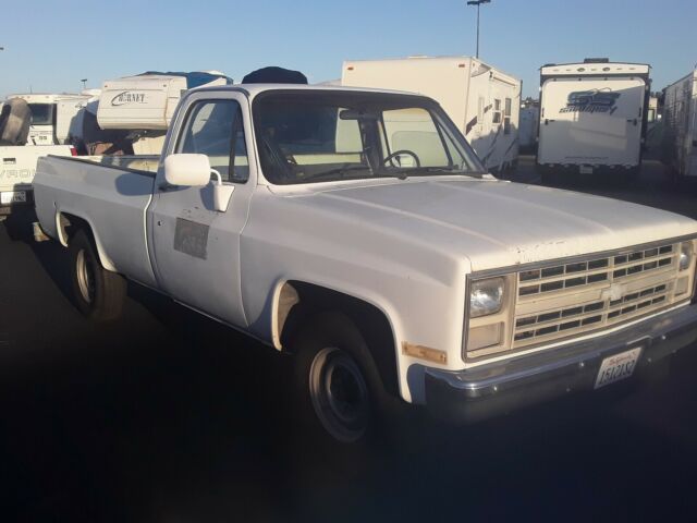 1987 White Chevrolet Silverado 2500 Standard Cab Pickup