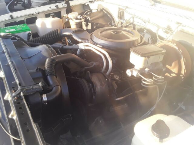 1987 White Chevrolet Silverado 2500 Standard Cab Pickup