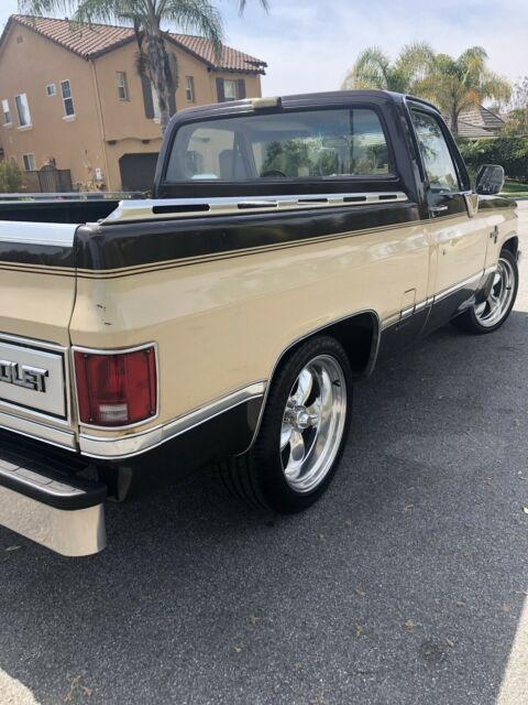 1987 brown/ tan Chevrolet C-10 Standard Cab Pickup