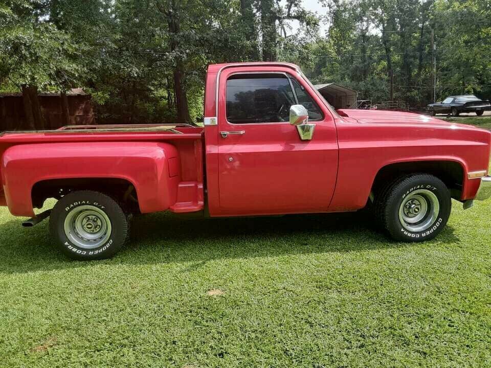 1987 Red Chevrolet R10 Pickup
