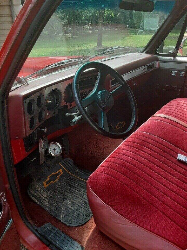 1987 Red Chevrolet R10 Pickup