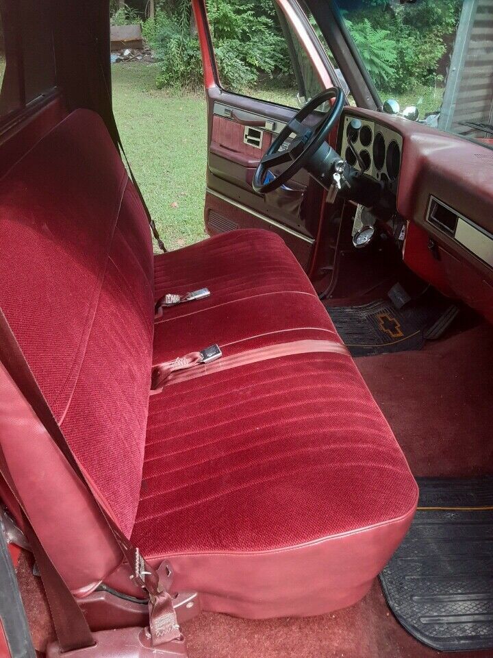 1987 Red Chevrolet R10 Pickup
