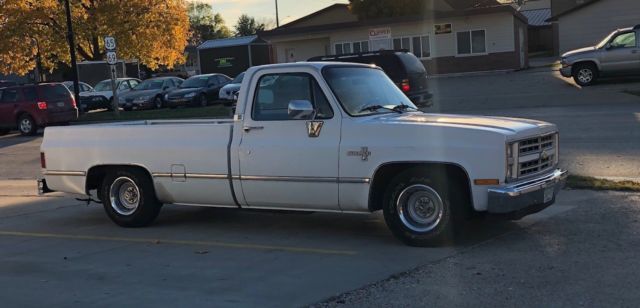 1987 White Chevrolet Silverado 1500
