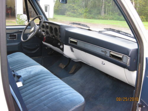 1987 White Chevrolet Silverado 1500