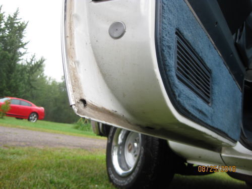 1987 White Chevrolet Silverado 1500