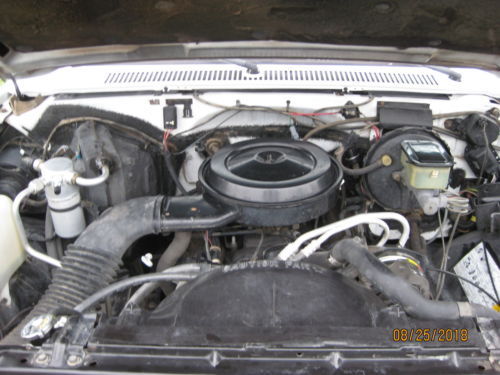 1987 White Chevrolet Silverado 1500